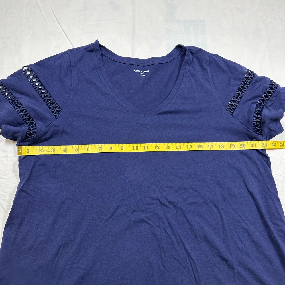 Lane Bryant Plus 18/20 Navy V-Neck Crochet Sleeve Top‎ - Picture 6 of 7